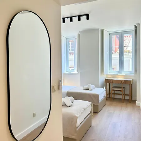 Apartment Ad2 Renovated Charm In Prime Location With Ac Lisbon