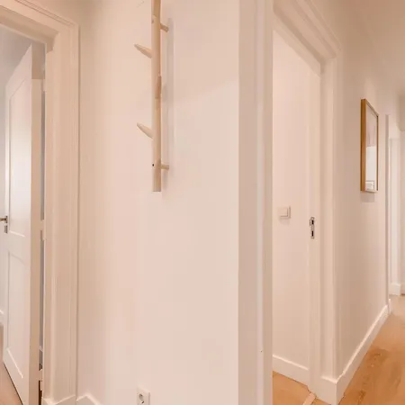 A2 Spacious & Stylish For 9 In Bica, Downtown Apartmán