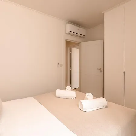 아파트 A2 Spacious & Stylish For 9 In Bica, Downtown 리스본