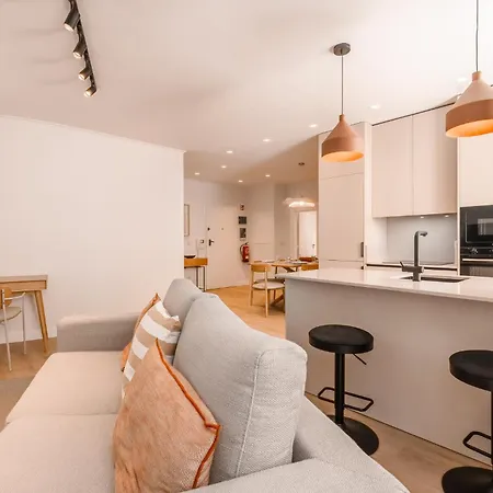 A2 Spacious & Stylish For 9 In Bica, Downtown 아파트 *