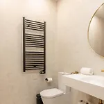 Apartment A2 Spacious & Stylish For 9 In Bica, Downtown *