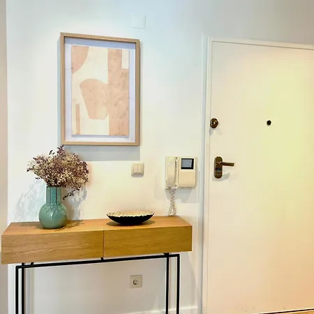 Ad2 Renovated Charm In Prime Location With Ac Apartment
