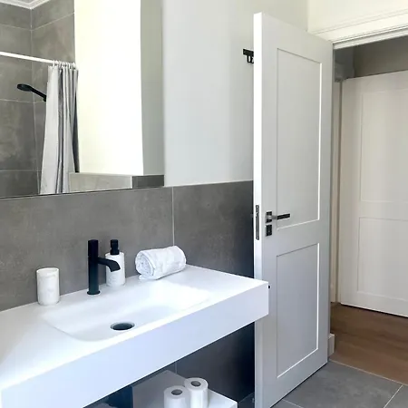 Ad2 Renovated Charm In Prime Location With Ac Apartment *