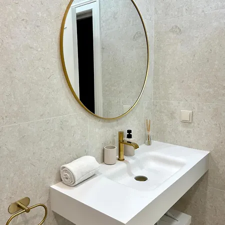Ad2 Renovated Charm In Prime Location With Ac
