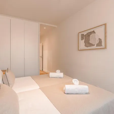 A2 Spacious & Stylish For 9 In Bica, Downtown * Lisbon