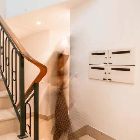 A2 Spacious & Stylish For 9 In Bica, Downtown * Lisbon